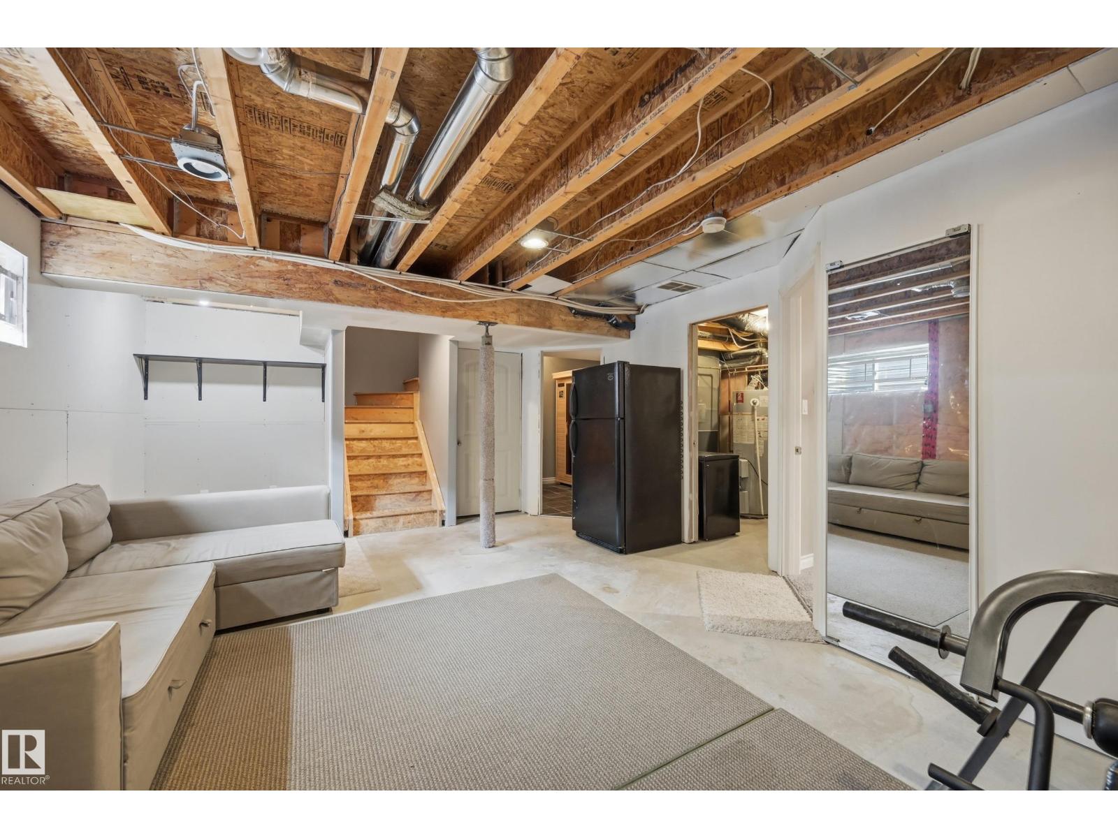 11543 11 AV SW - 37