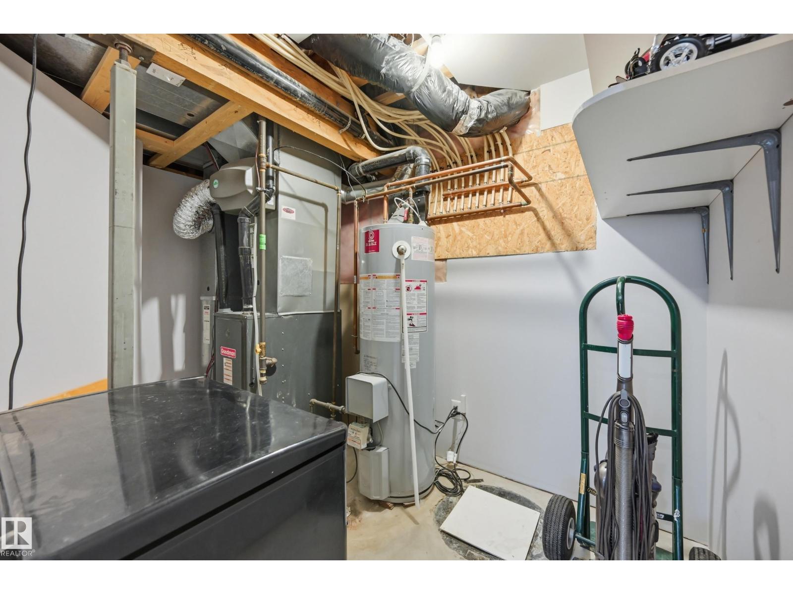 11543 11 AV SW - 38