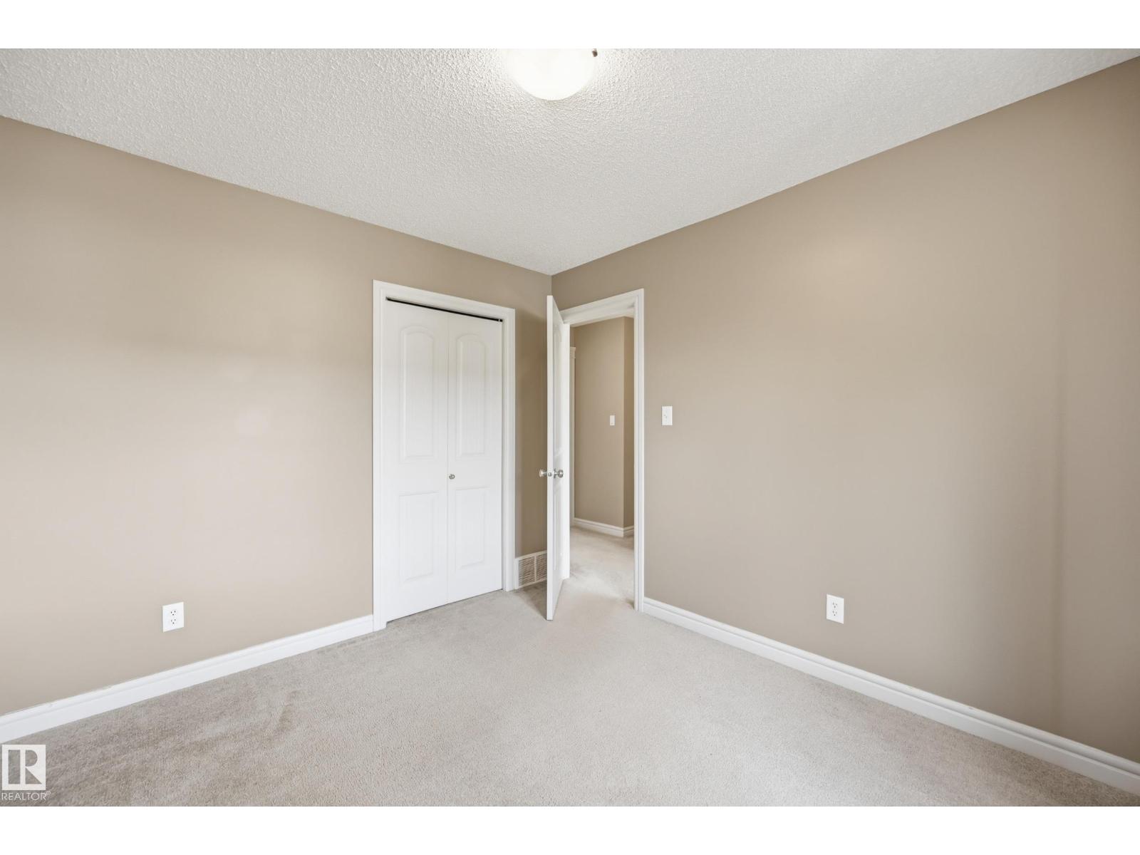 11543 11 AV SW - 29