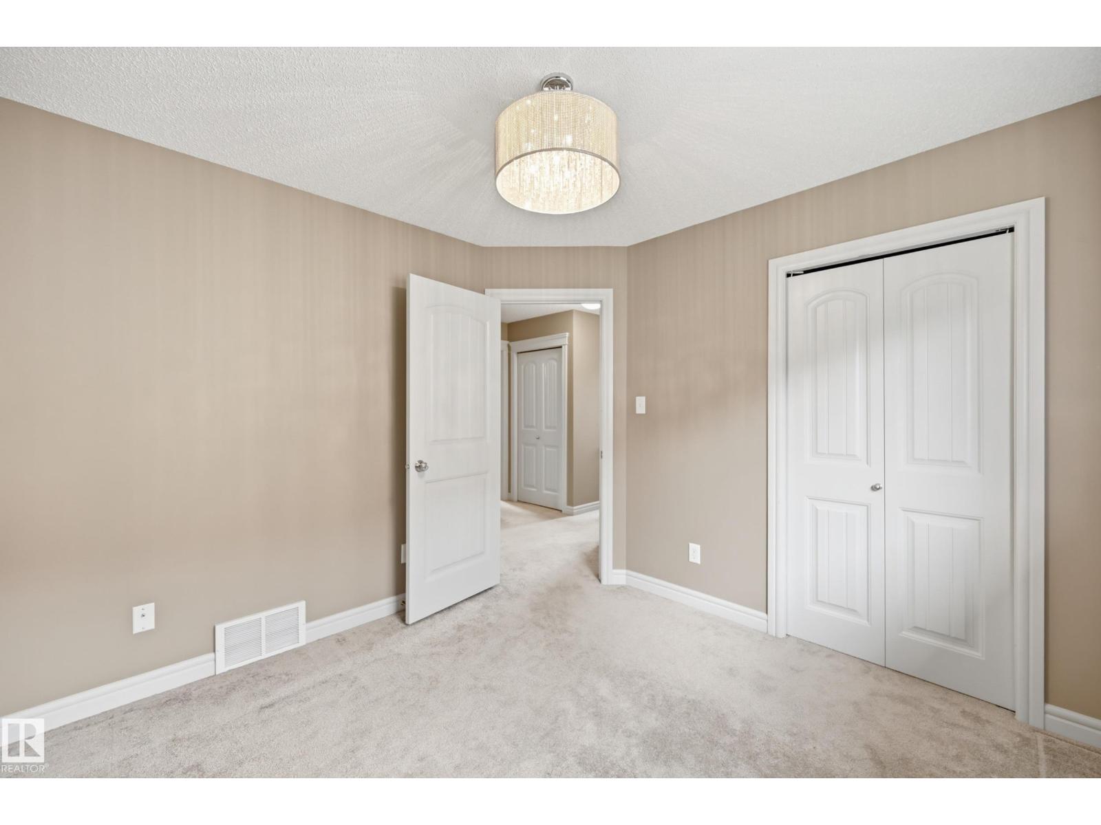 11543 11 AV SW - 31