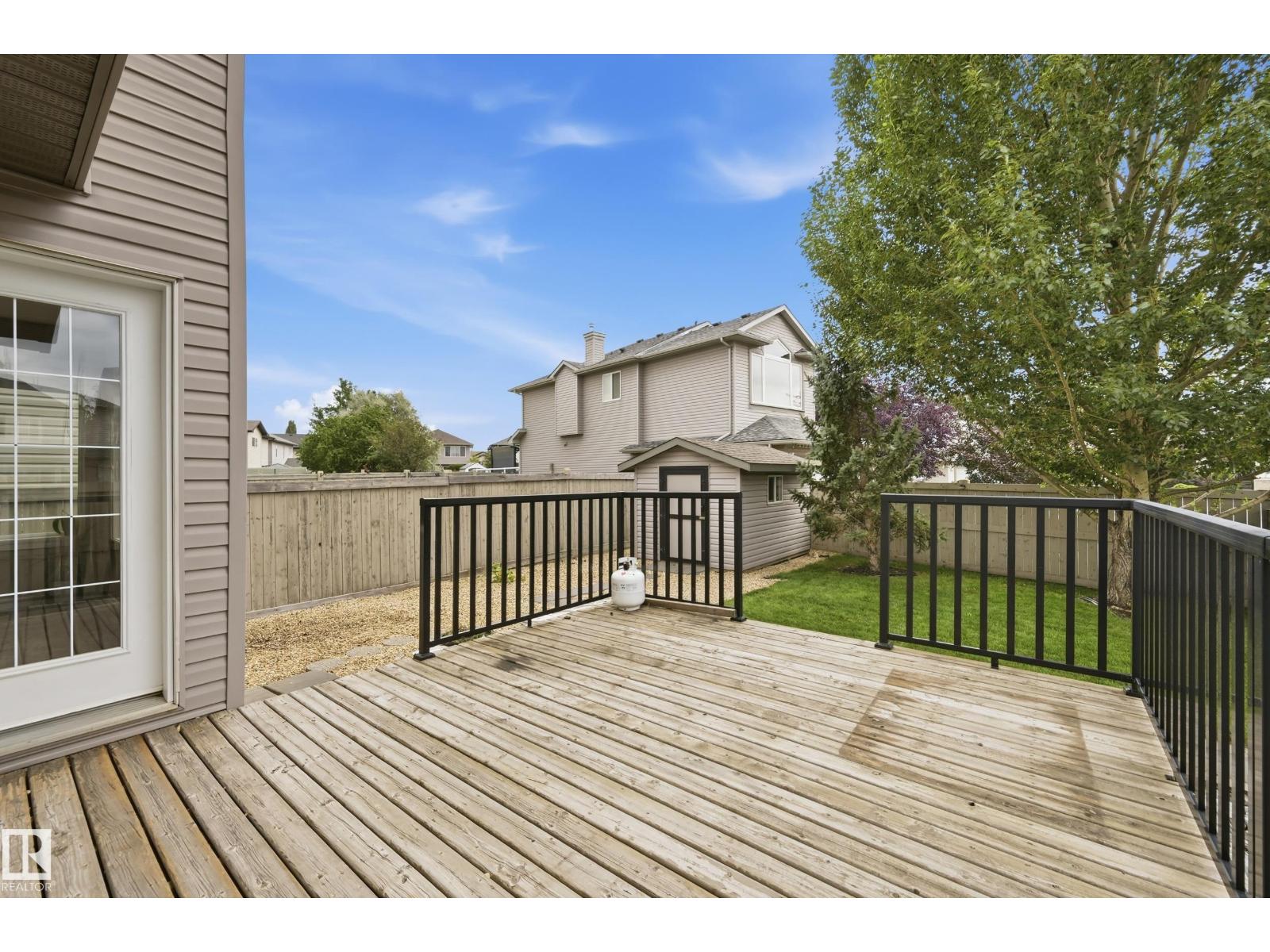 11543 11 AV SW - 40