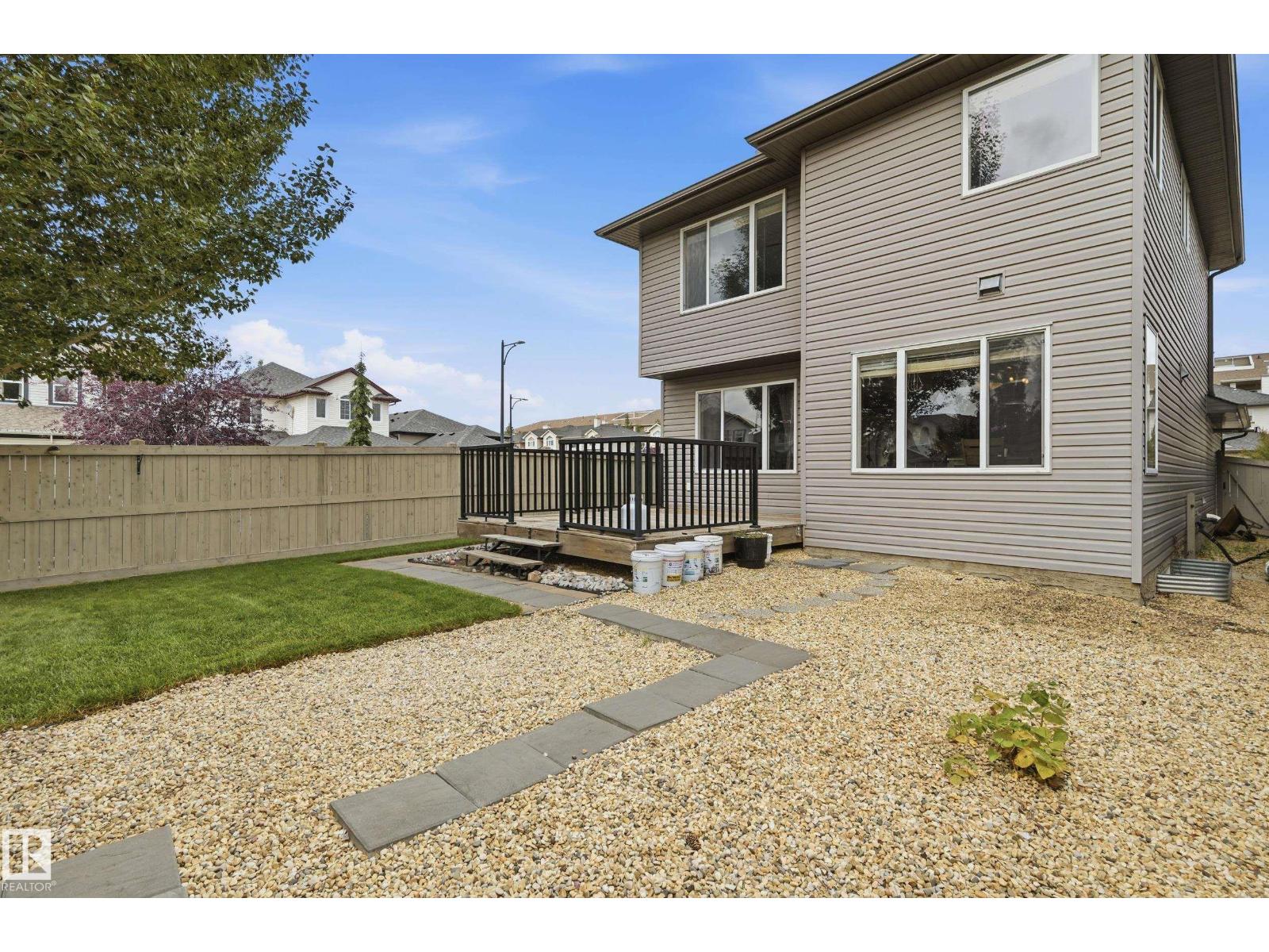 11543 11 AV SW - 45