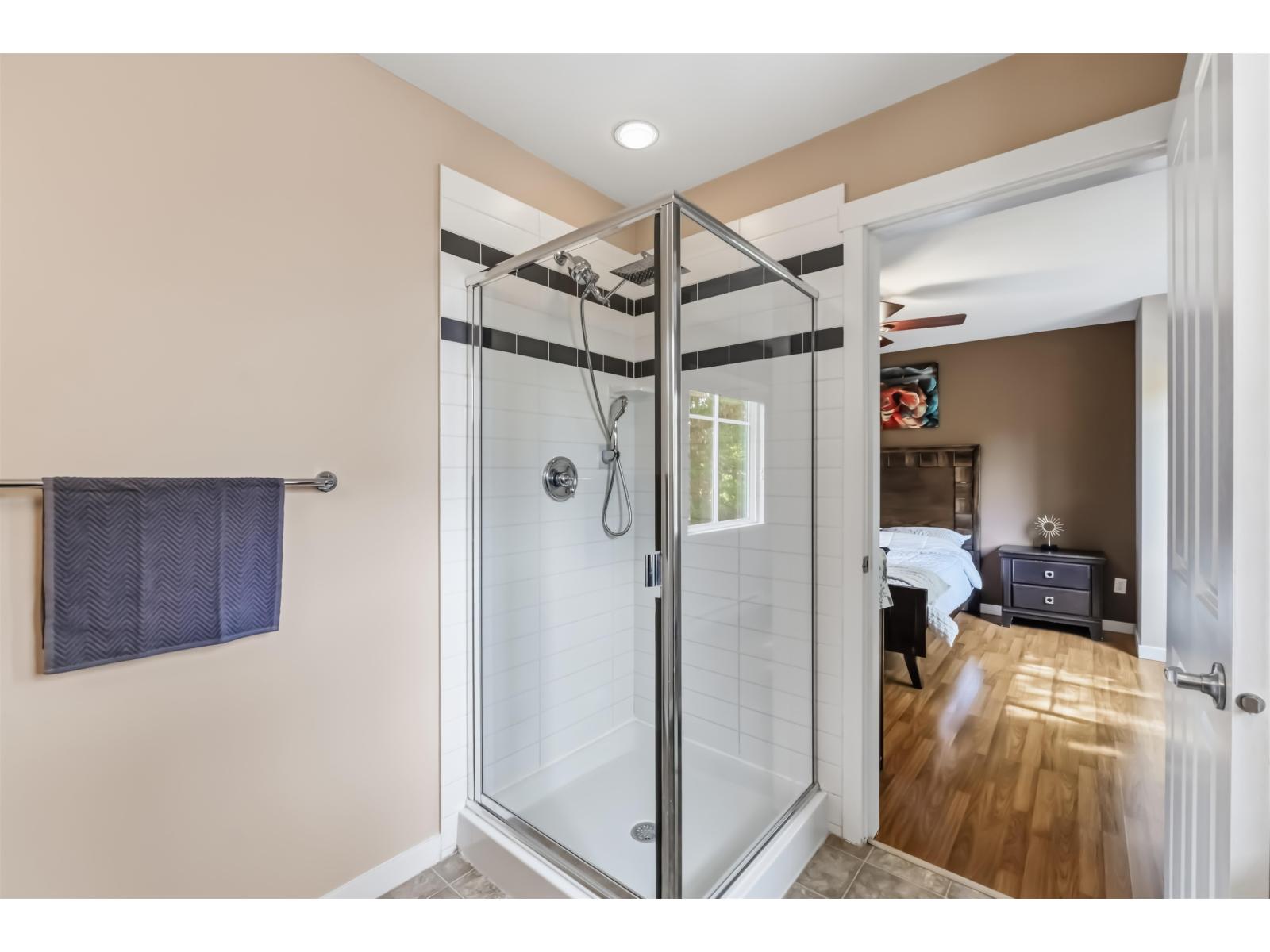 3 Bed, 3 Bath House for Sale in Surrey – 23 6575 192 STREET, Surrey – MLS# R3155045 - Image 23