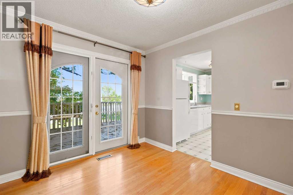 820 Canford Crescent Southwest - Photo 9