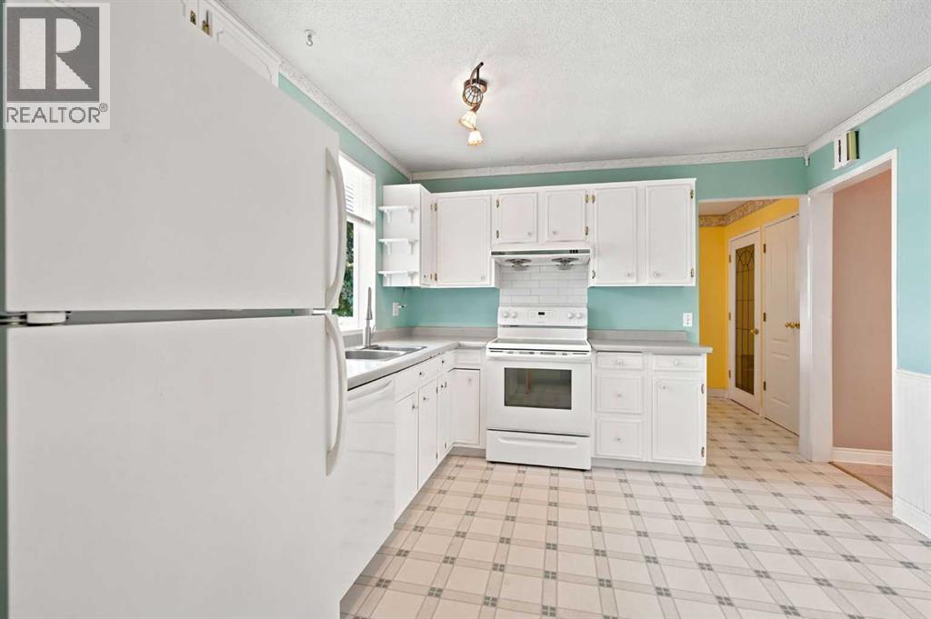 820 Canford Crescent Southwest - Photo 13