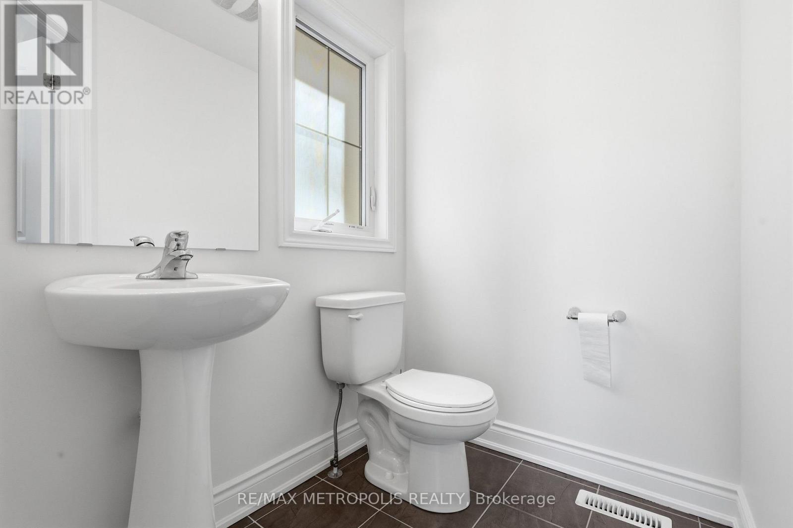 34 ROBERTSON STREET - 41