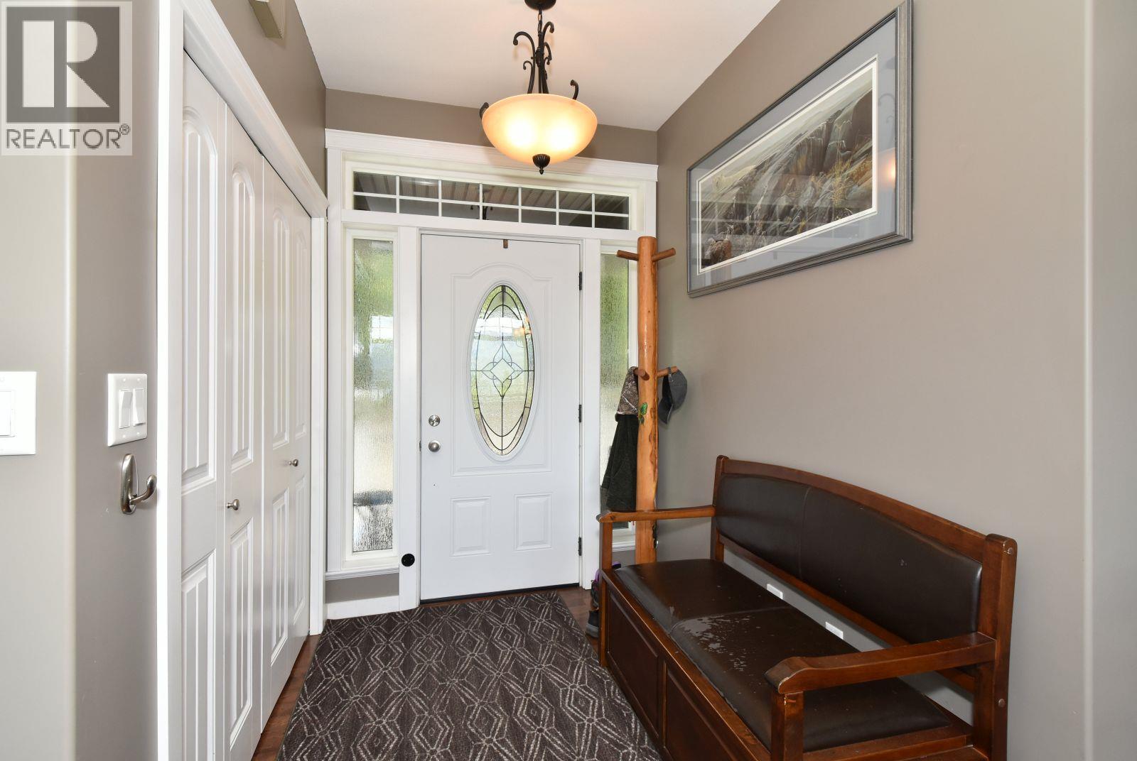 2127 Pleasant Dale Road W, Blind Bay