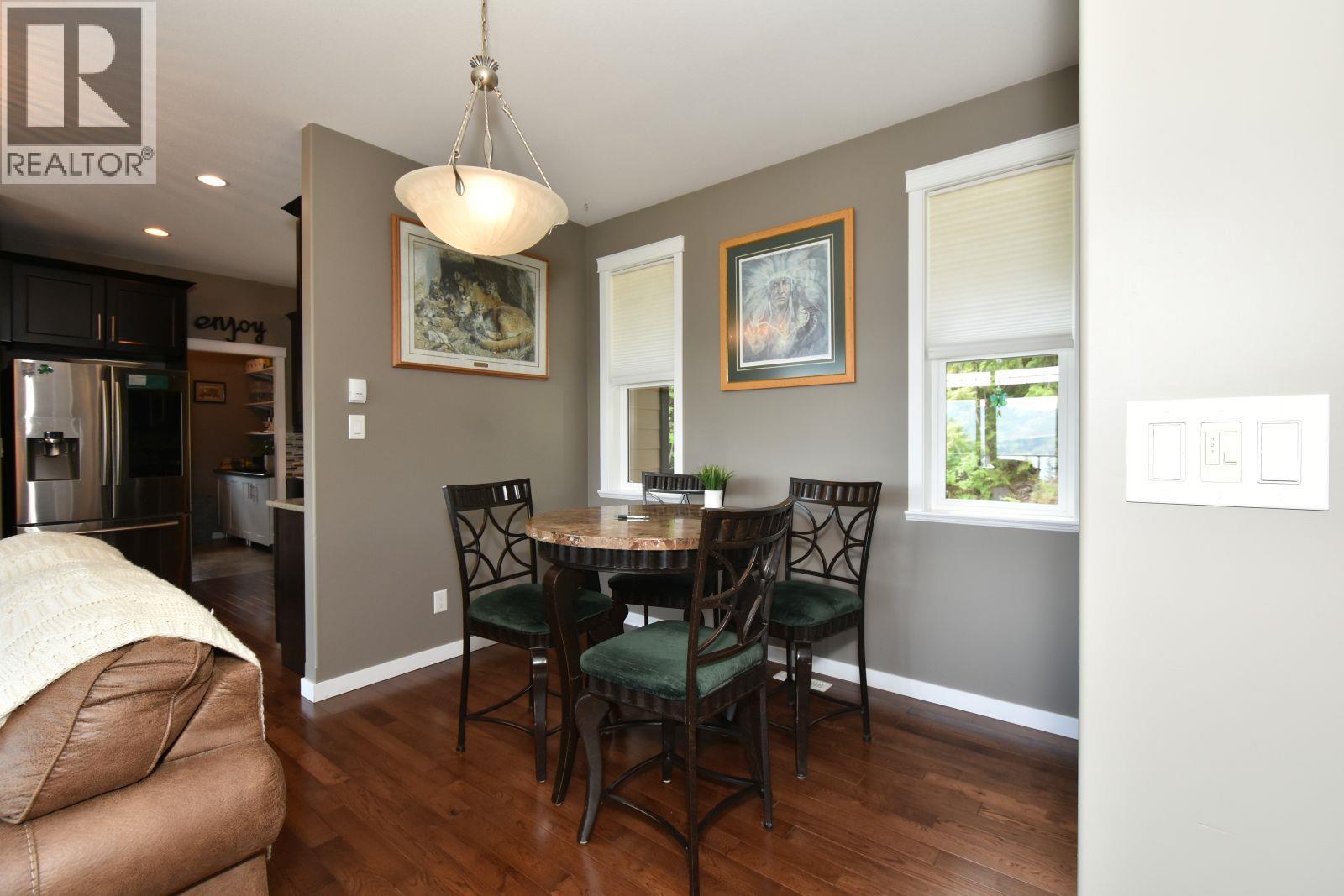 2127 Pleasant Dale Road W, Blind Bay