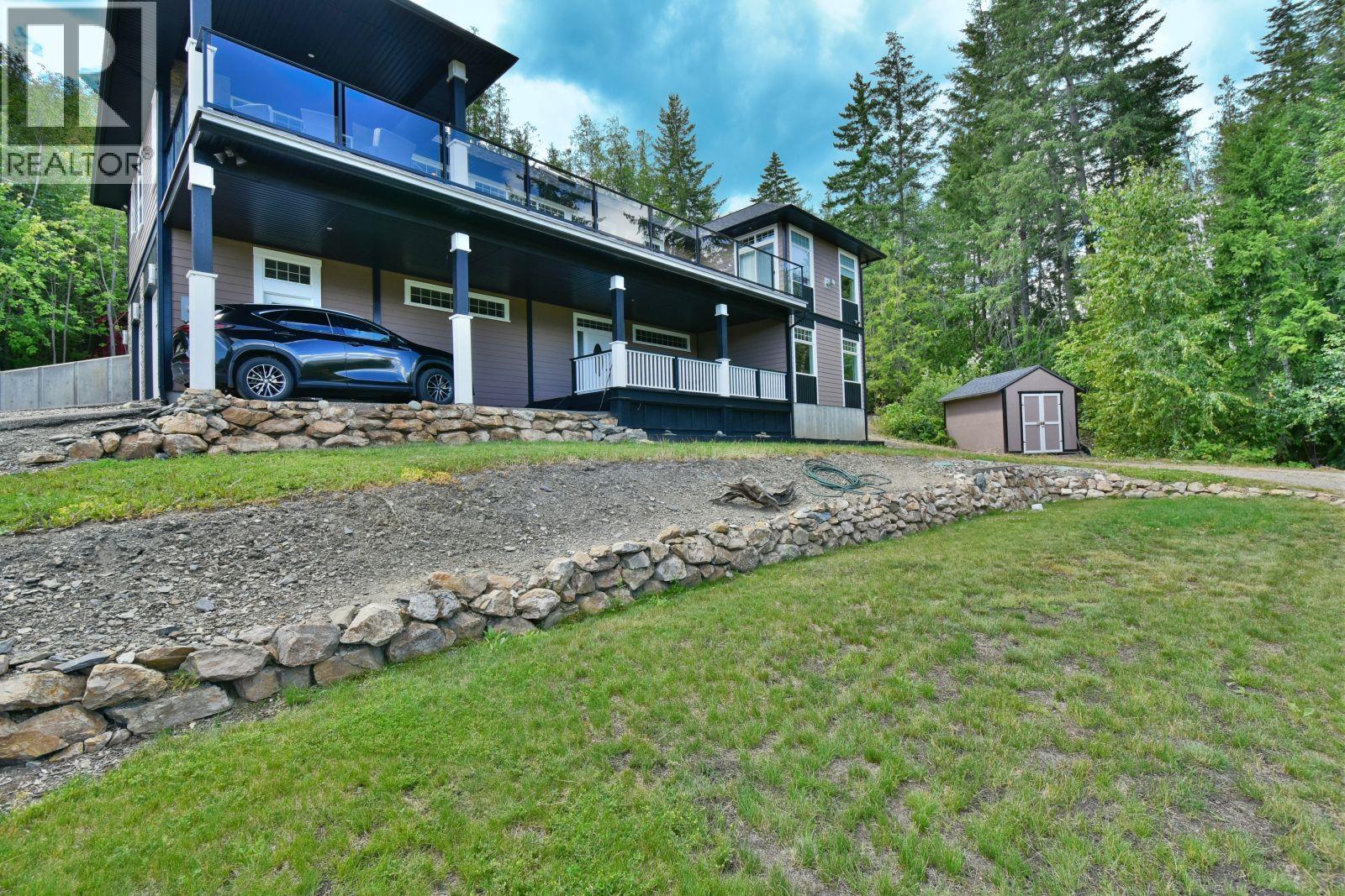 2127 Pleasant Dale Road W, Blind Bay