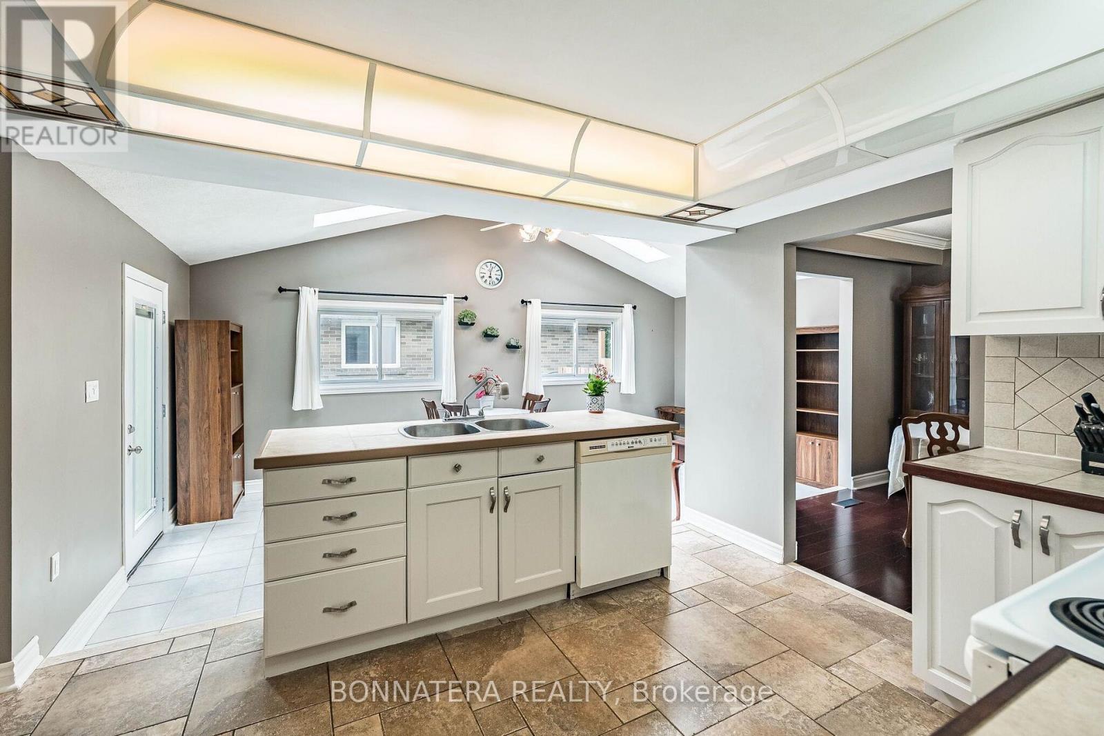 1324 ALDRIDGE CRESCENT - 14