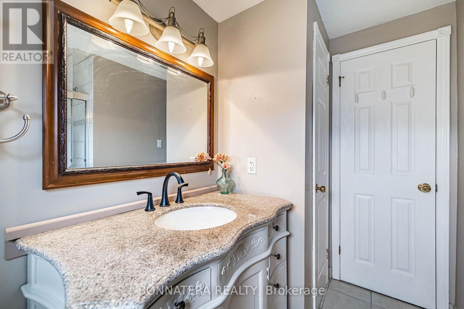 1324 ALDRIDGE CRESCENT - 32