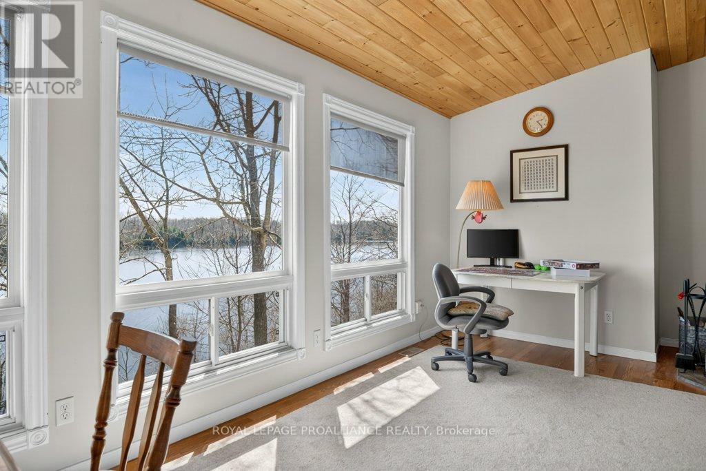1076 VALLEY LANE - Image 19