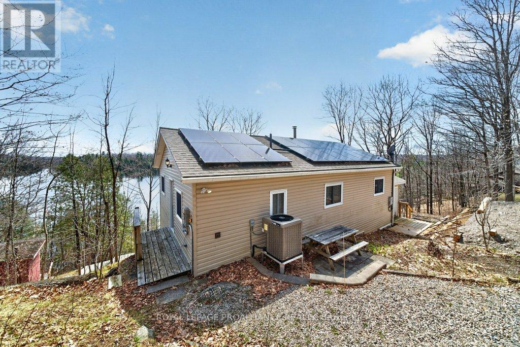 1076 VALLEY LANE - 5