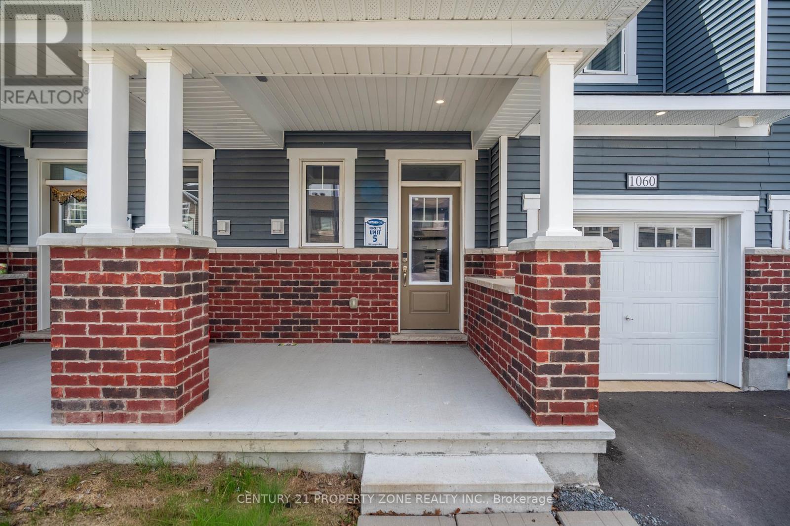 1060 CURRAGLASS WALK - 2