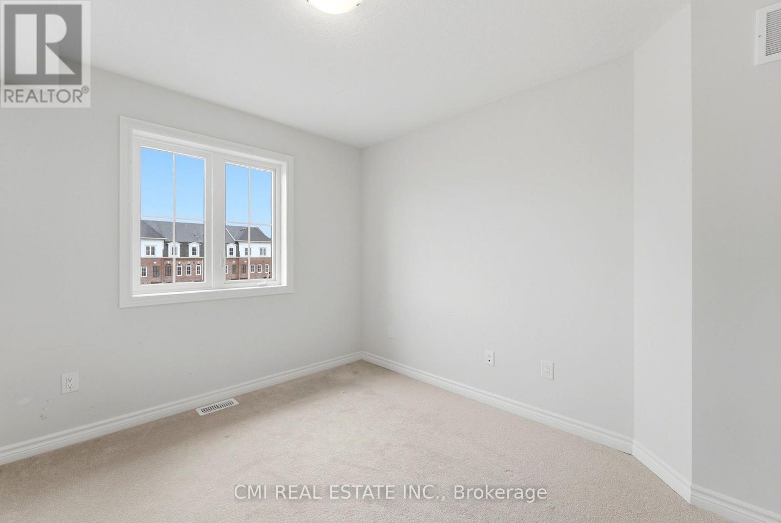 #126 677 PARK ROAD N - 21