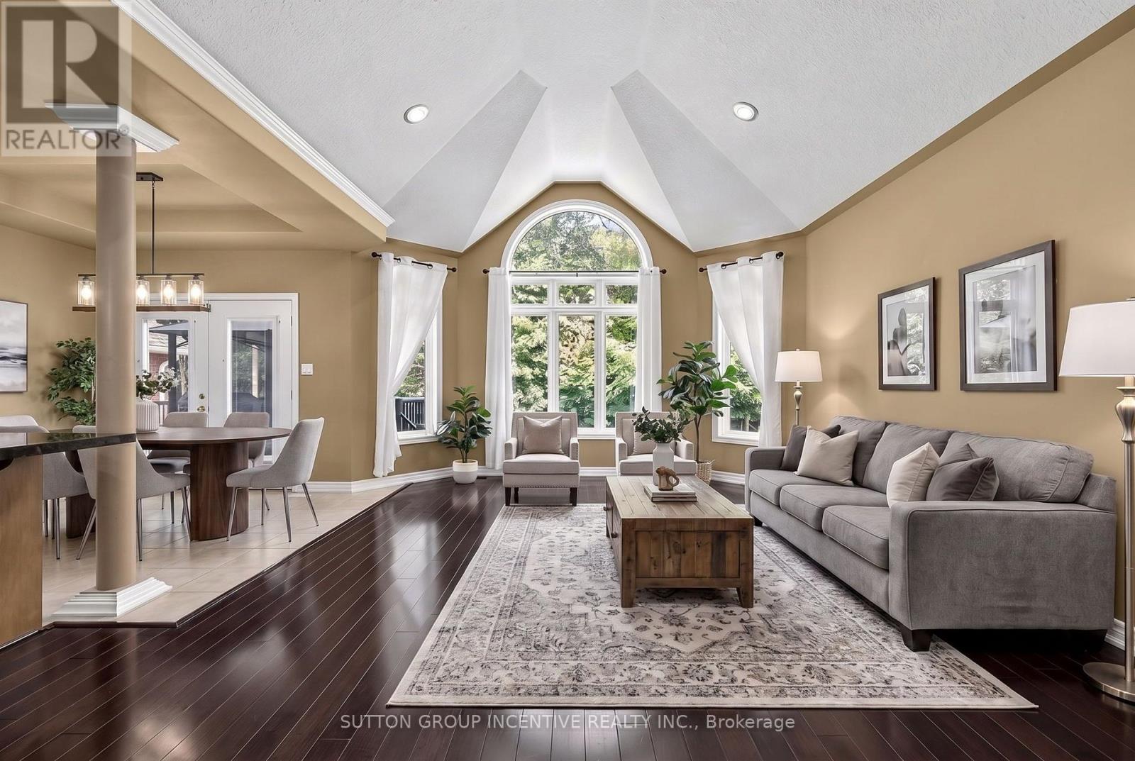 102 CUMMING DRIVE - Image 18