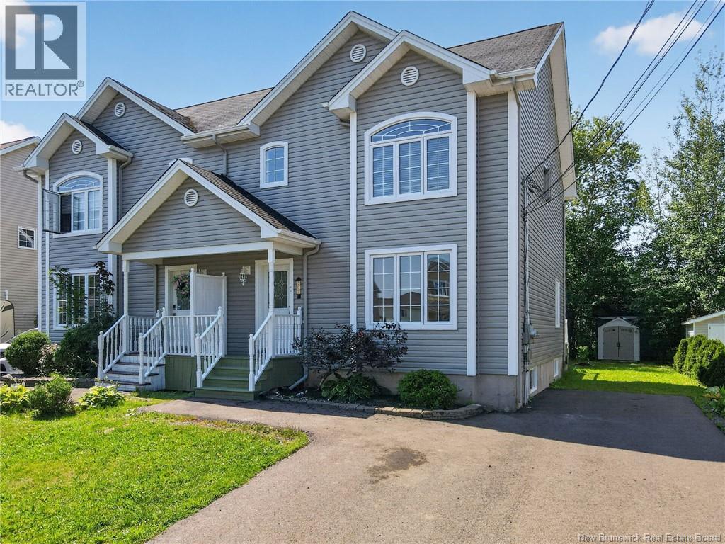 302 Lonsdale Drive - 1