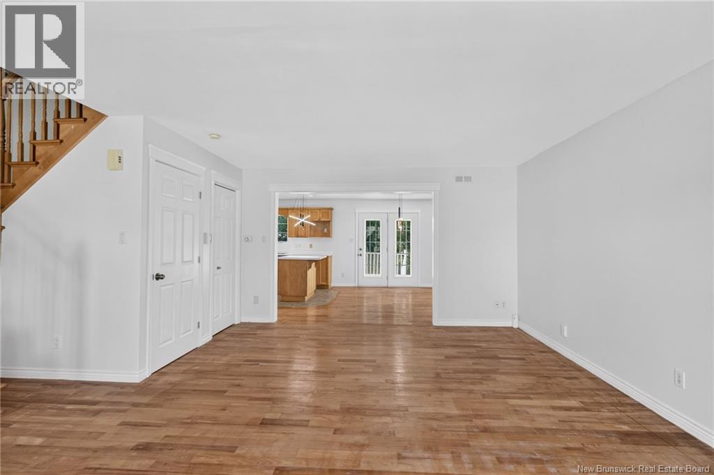 302 Lonsdale Drive - 10
