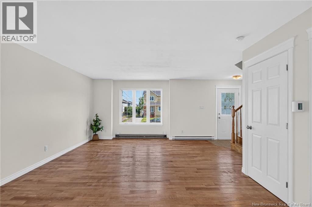 302 Lonsdale Drive - Image 13