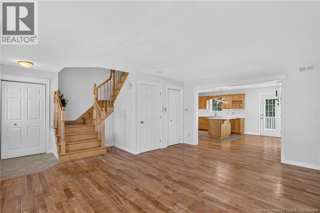 302 Lonsdale Drive - Image 14