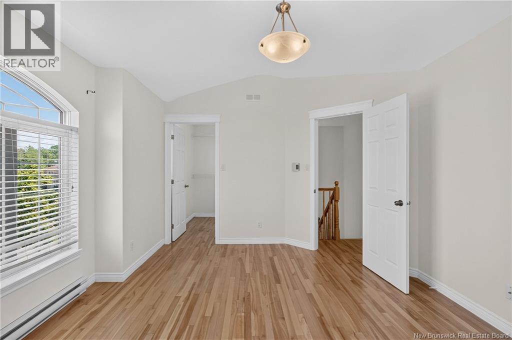 302 Lonsdale Drive - Image 19