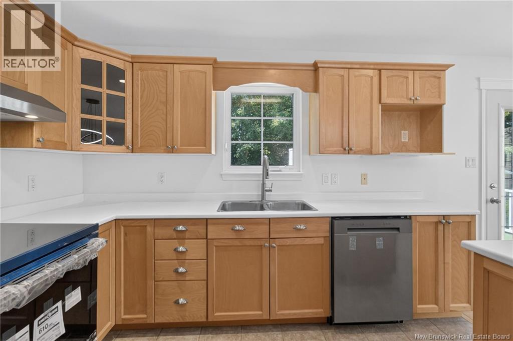302 Lonsdale Drive - 2