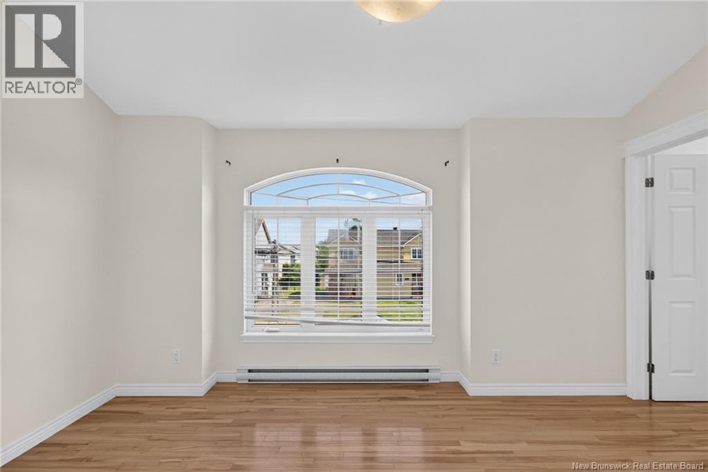 302 Lonsdale Drive - 21