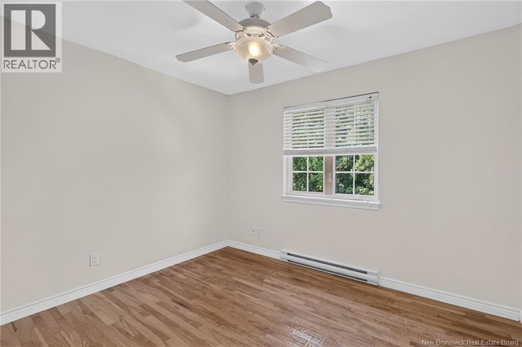 302 Lonsdale Drive - Image 23