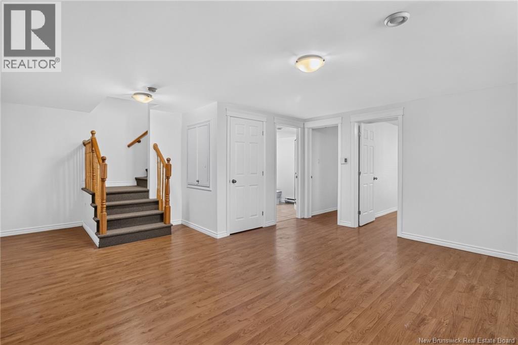 302 Lonsdale Drive - 26