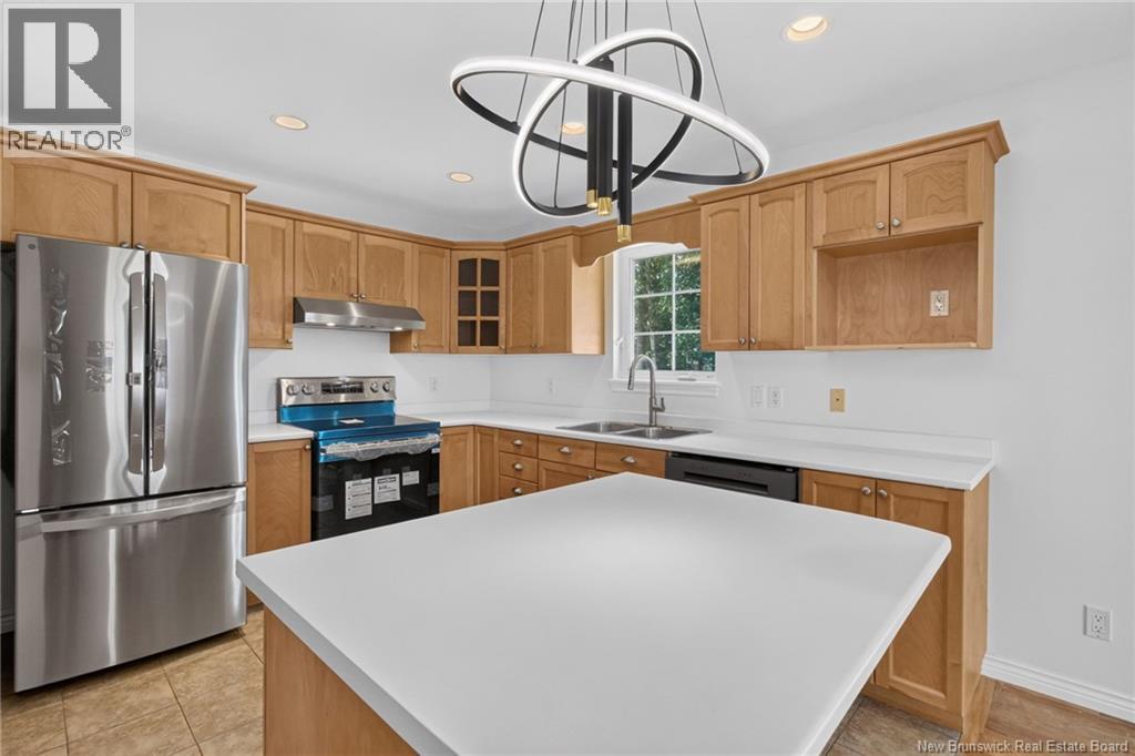 302 Lonsdale Drive - 3
