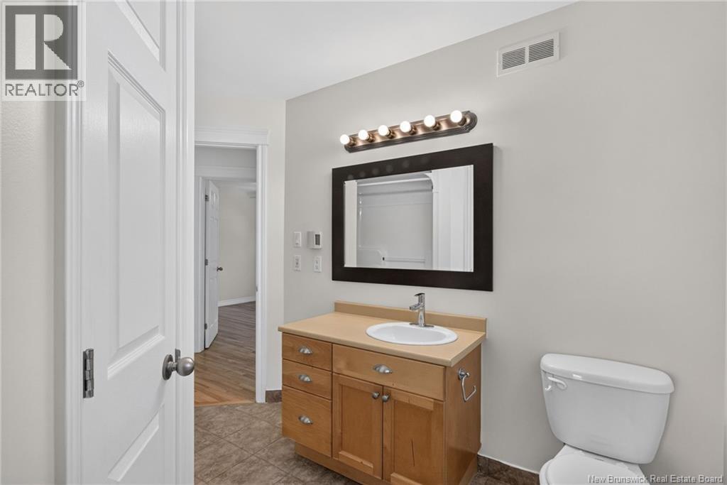 302 Lonsdale Drive - 34