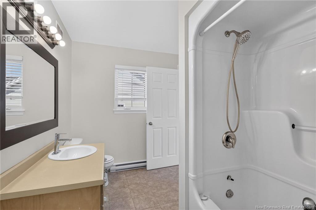 302 Lonsdale Drive - 35