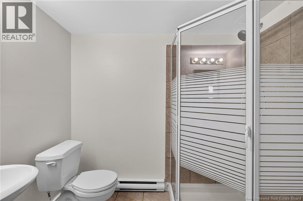 302 Lonsdale Drive - Image 36