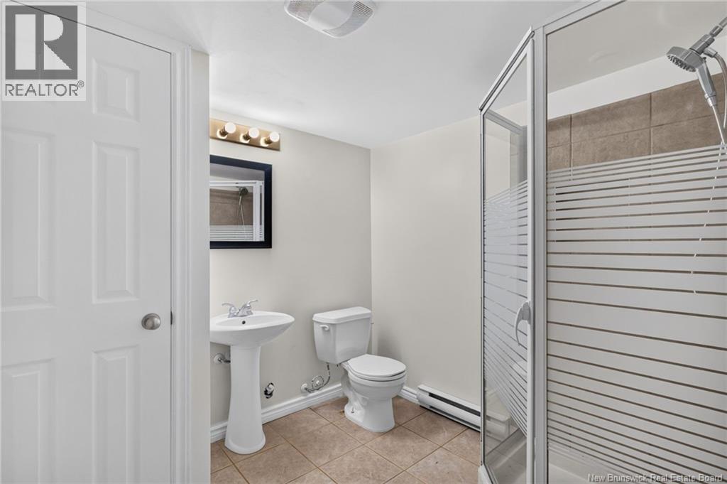 302 Lonsdale Drive - 37