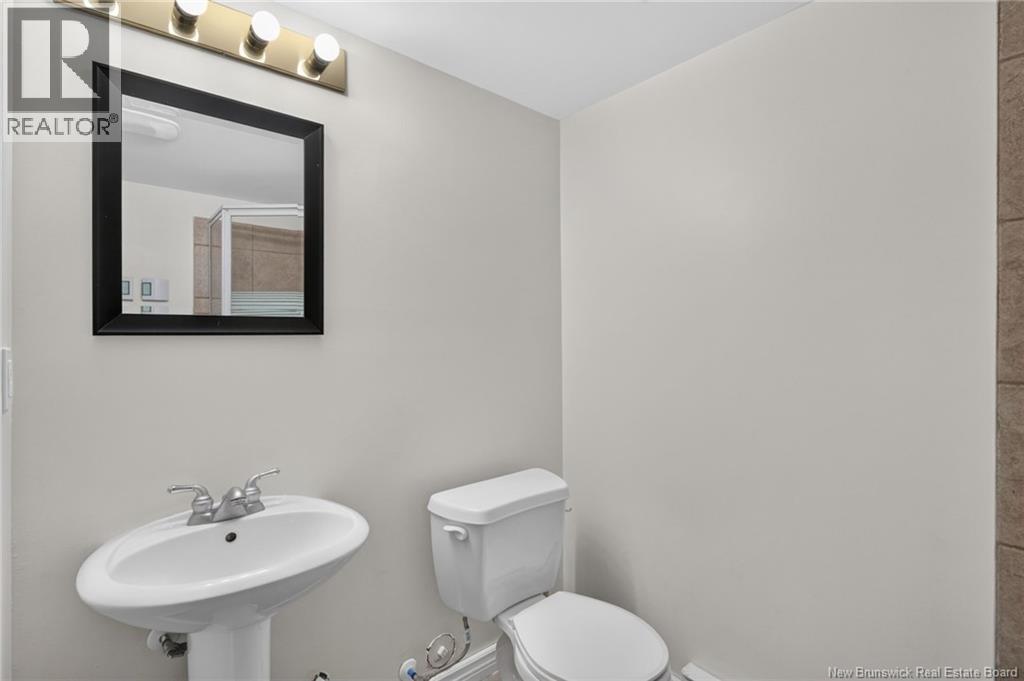302 Lonsdale Drive - 38