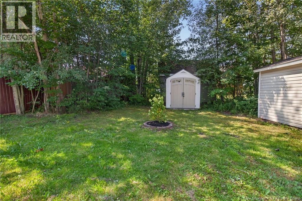 302 Lonsdale Drive - 45