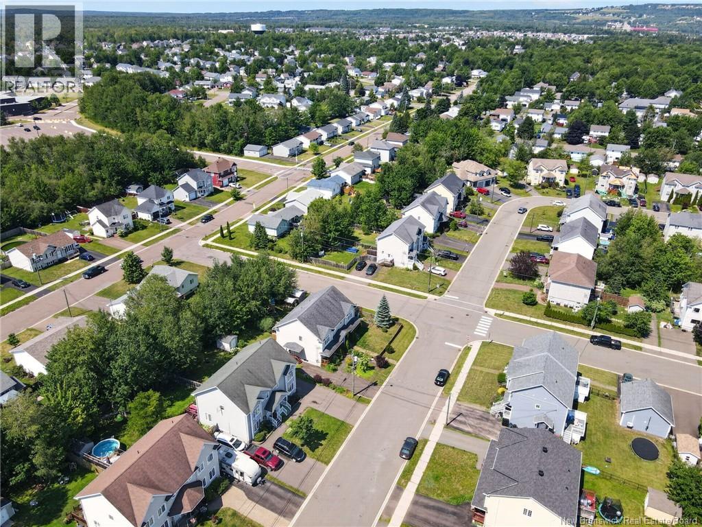 302 Lonsdale Drive - 50