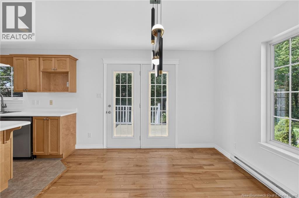 302 Lonsdale Drive - 8