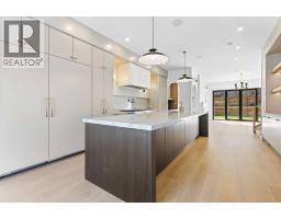 2011 28 Avenue SW - photo 9