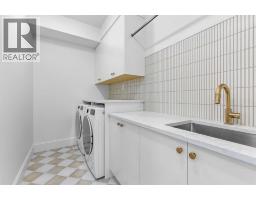 2011 28 Avenue SW - photo 33