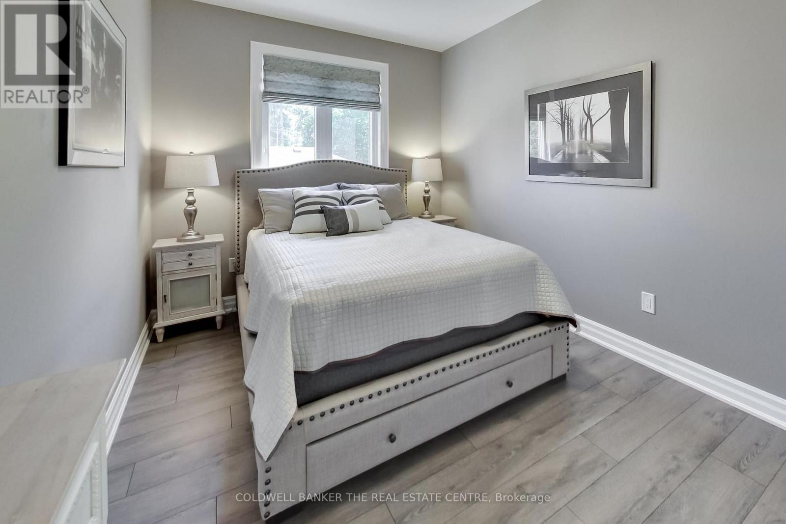 224 LAKESHORE ROAD E - Image 20