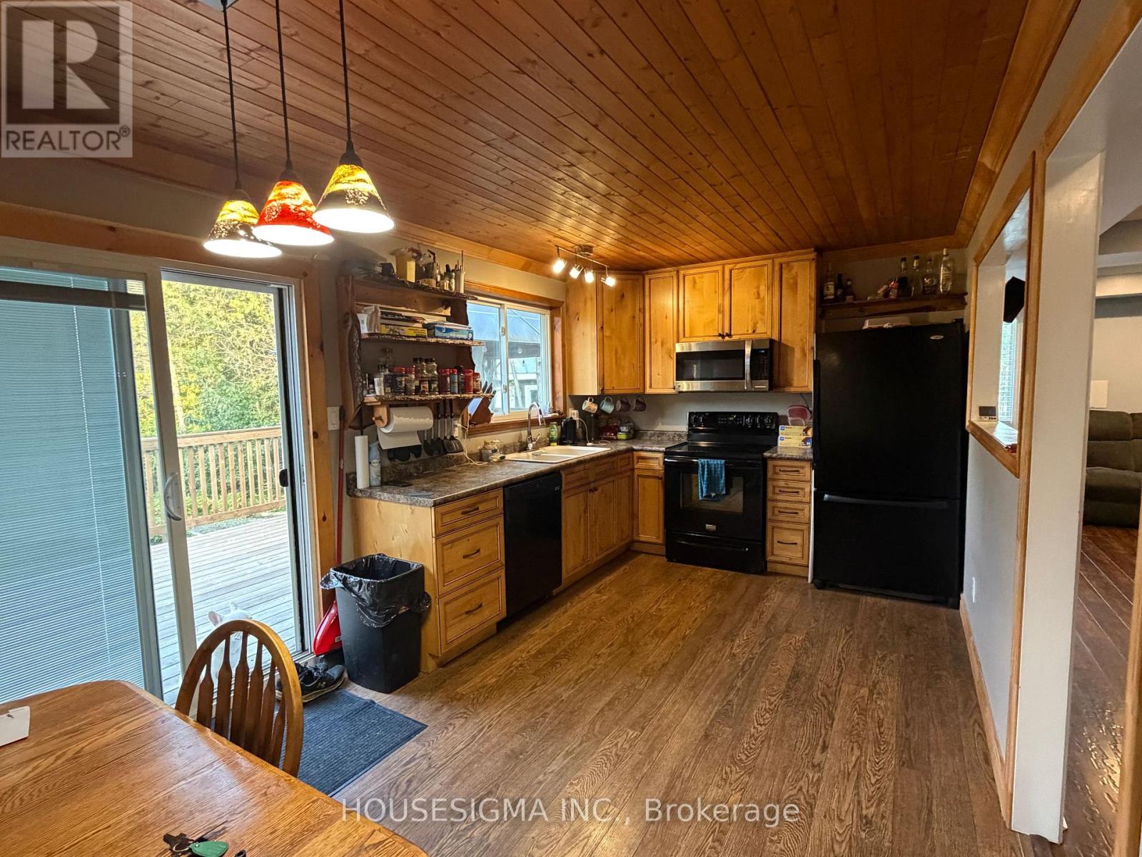 16 MAZEPA PLACE - 5
