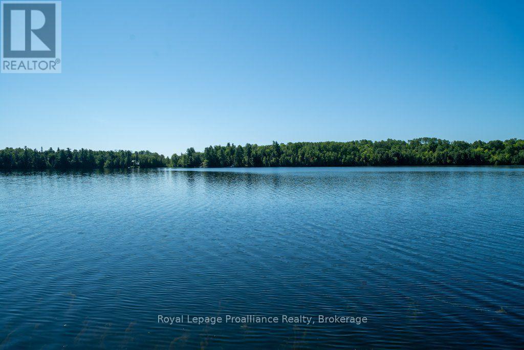 1076 VALLEY LANE - Image 46