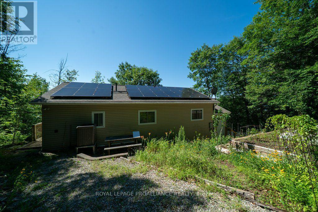 1076 VALLEY LANE - Image 6