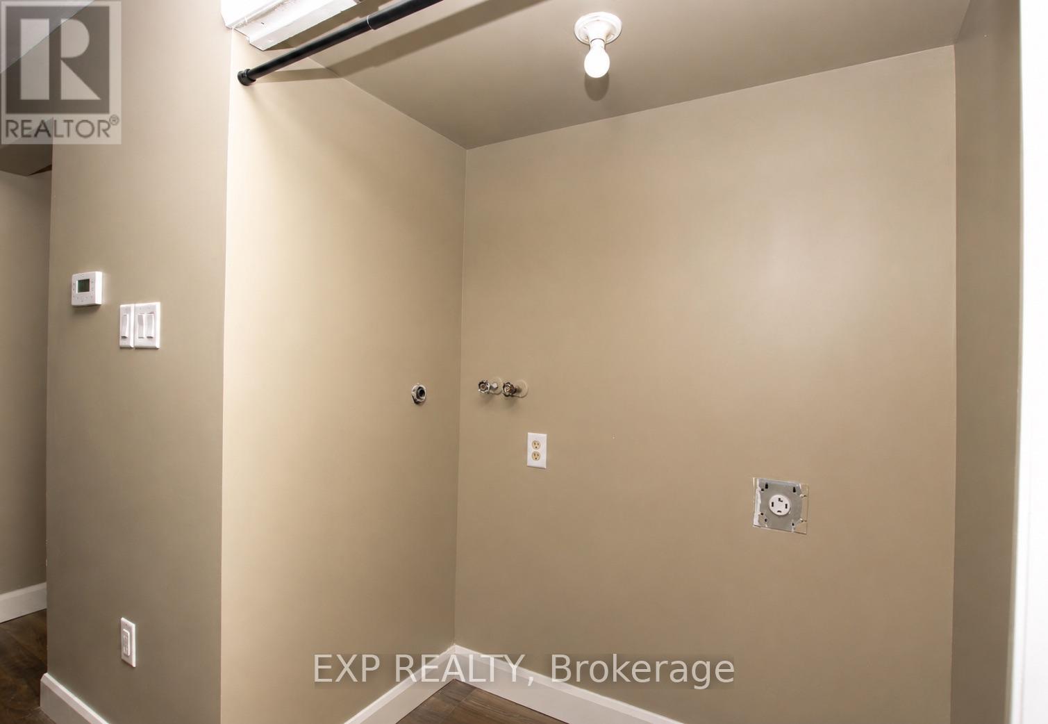 190 MUNROE STREET - 17