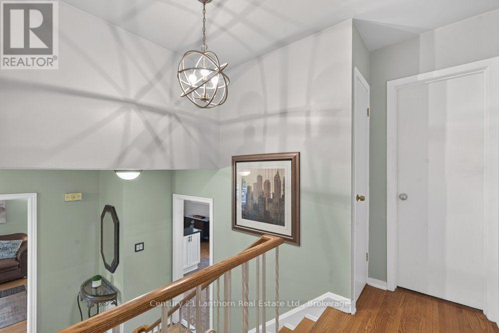 333 JEFFCOAT DRIVE - 22