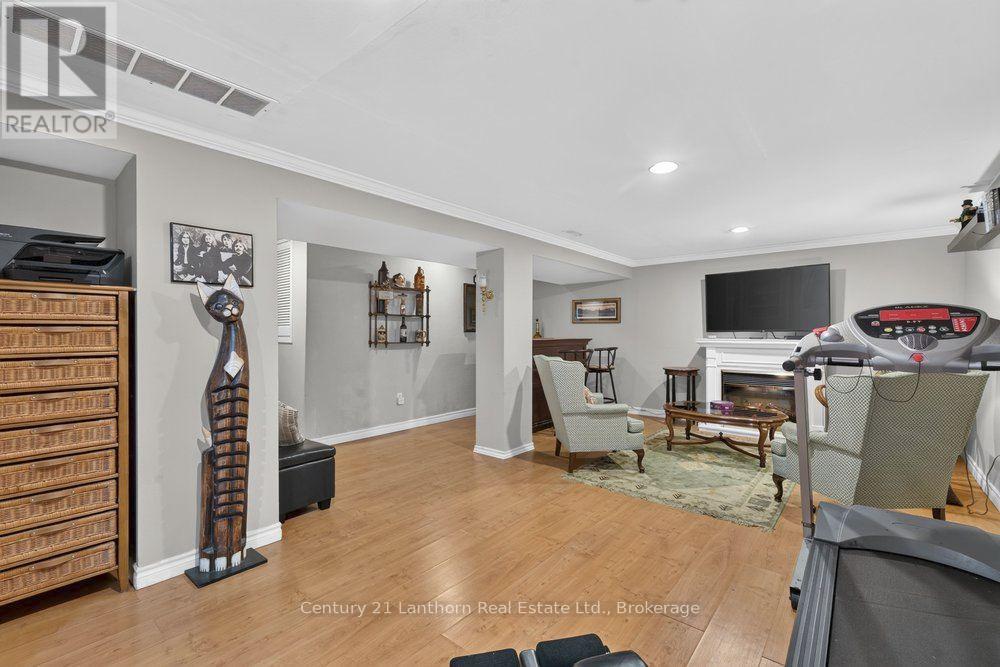 333 JEFFCOAT DRIVE - 35