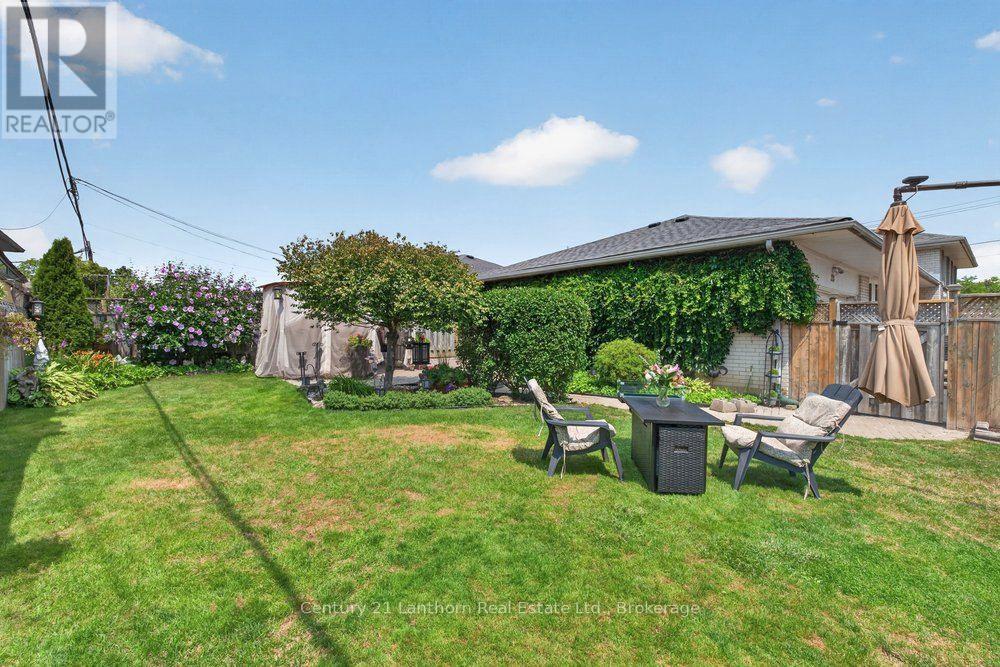 333 JEFFCOAT DRIVE - Image 43