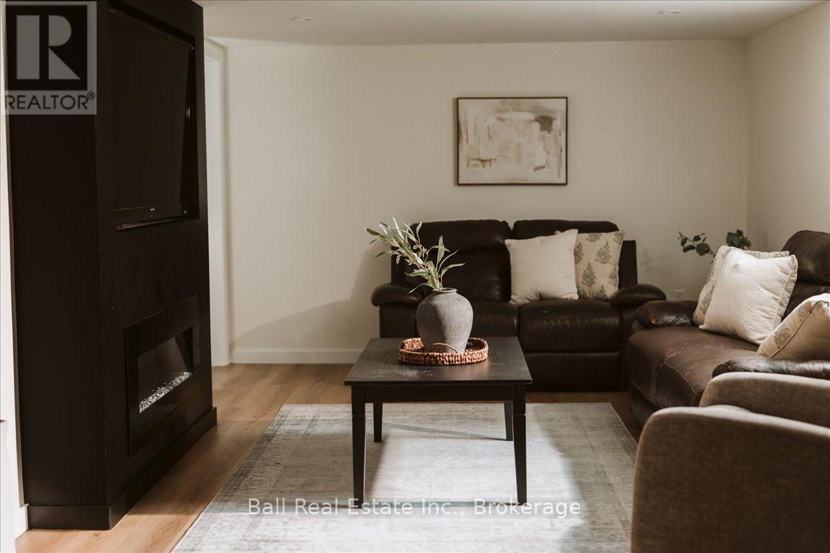 776 DONOGHUE CRESCENT - Image 27