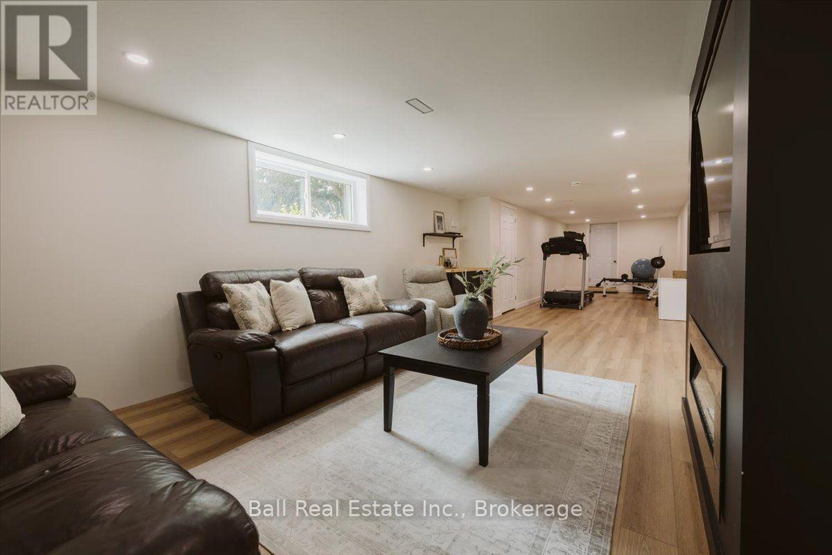 776 DONOGHUE CRESCENT - 29